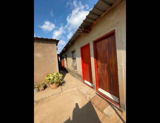 7 BEDROOM HOUSE FOR SALE IN OLIEVENHOUTBOSCH